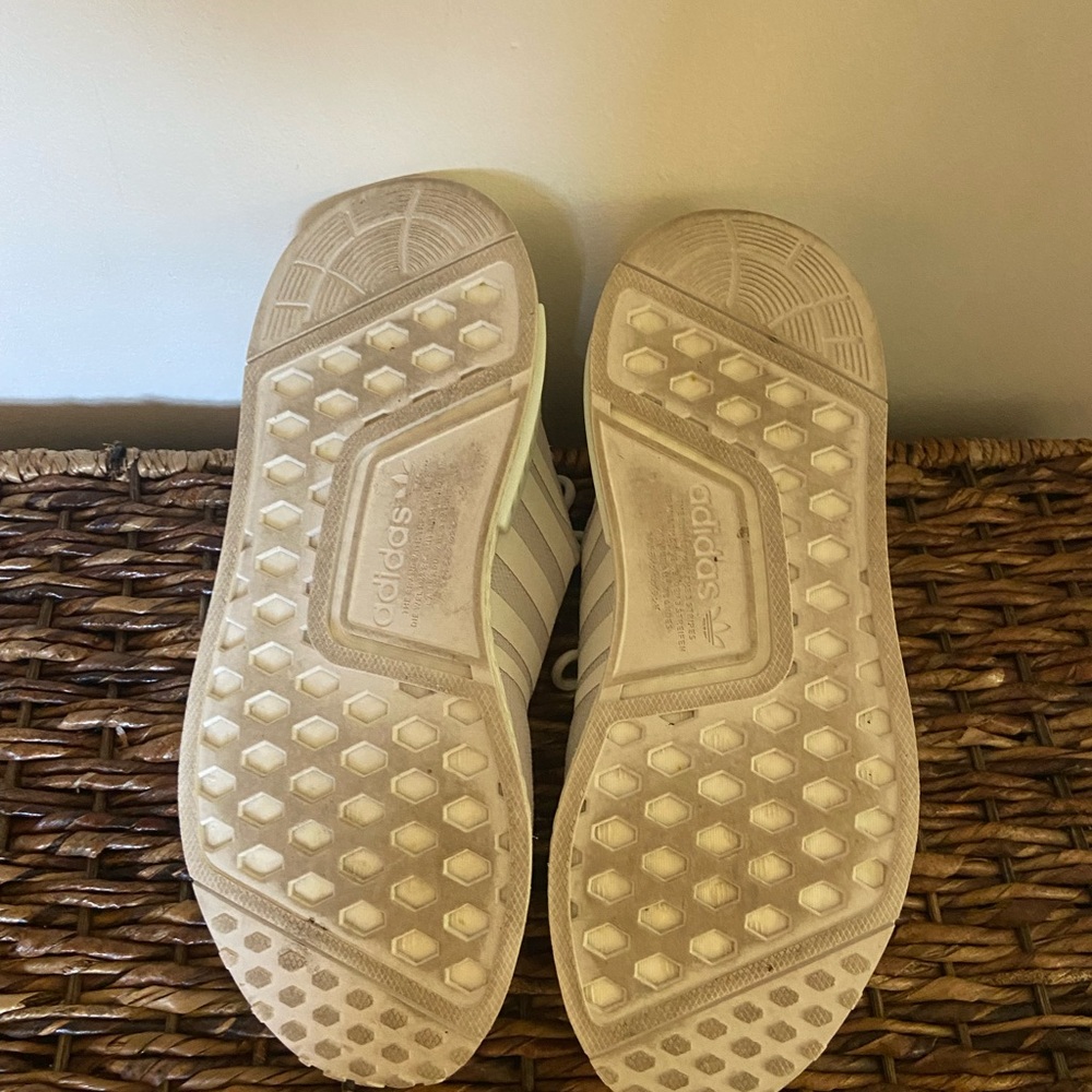 Adidas - Picture 3 of 6